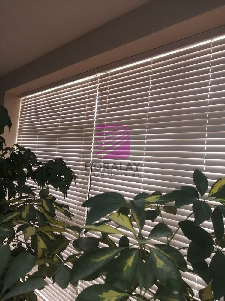 Taxta Jalüz pərdə (50 mm lik) motorlu